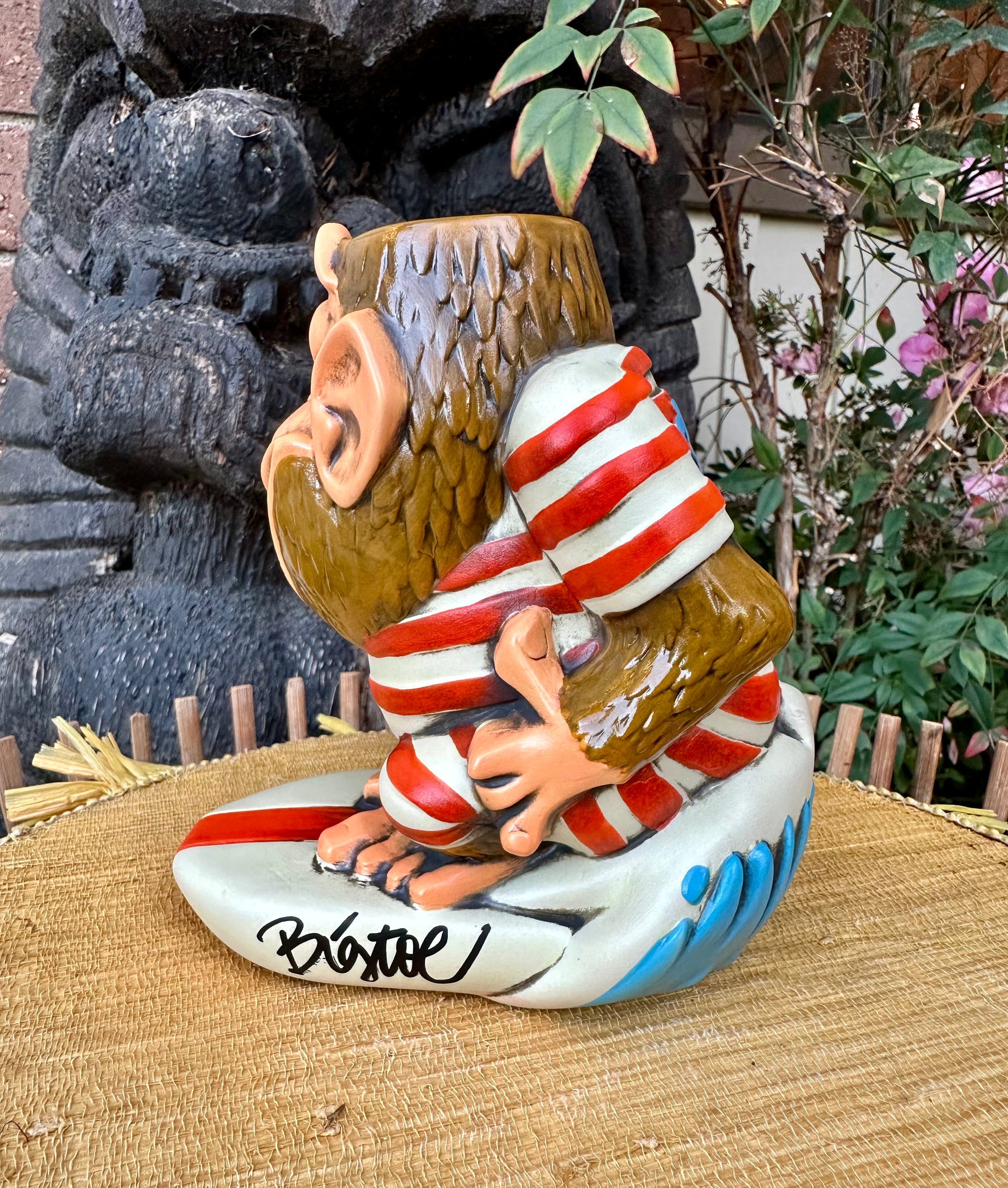 SurfinMonkey2_2048x.heic?v=